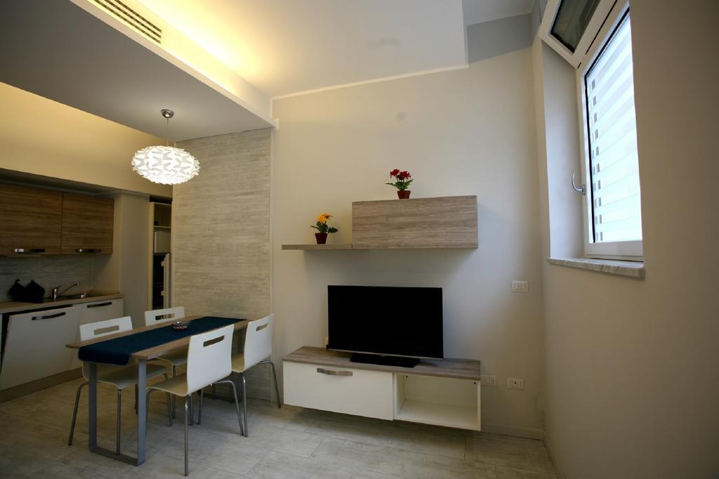 Nina Casa Vacanze Finale Ligure Δωμάτιο φωτογραφία