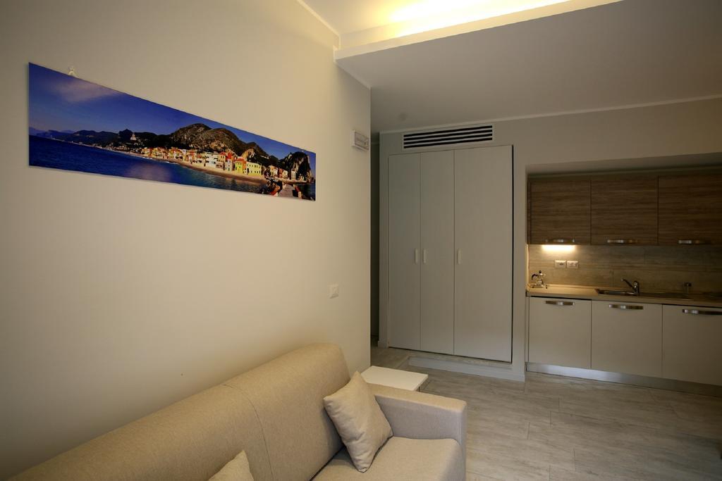 Nina Casa Vacanze Finale Ligure Δωμάτιο φωτογραφία